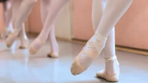 Como escolher o collant e a meia ideais para ballet