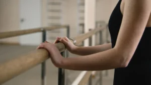 Como aquecer o corpo antes de uma aula de ballet?