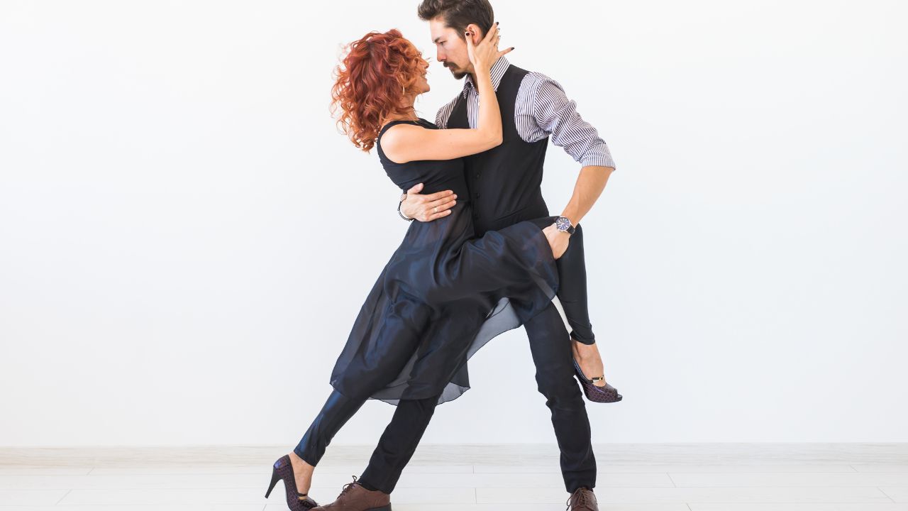 Zouk: a sensualidade e a conexão da dança caribenha