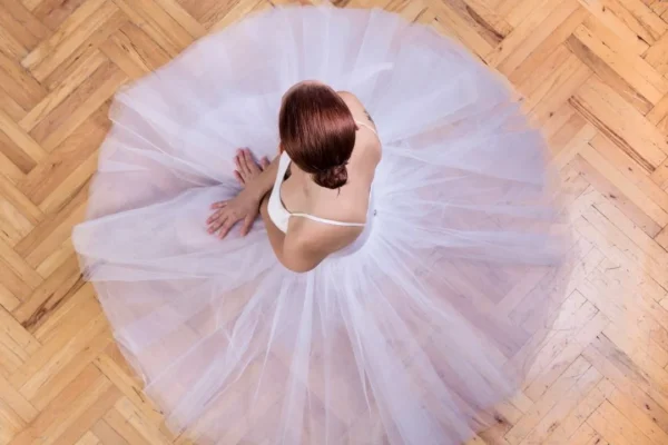 Coque e penteados para dança: tutoriais para fixação extrema em palco