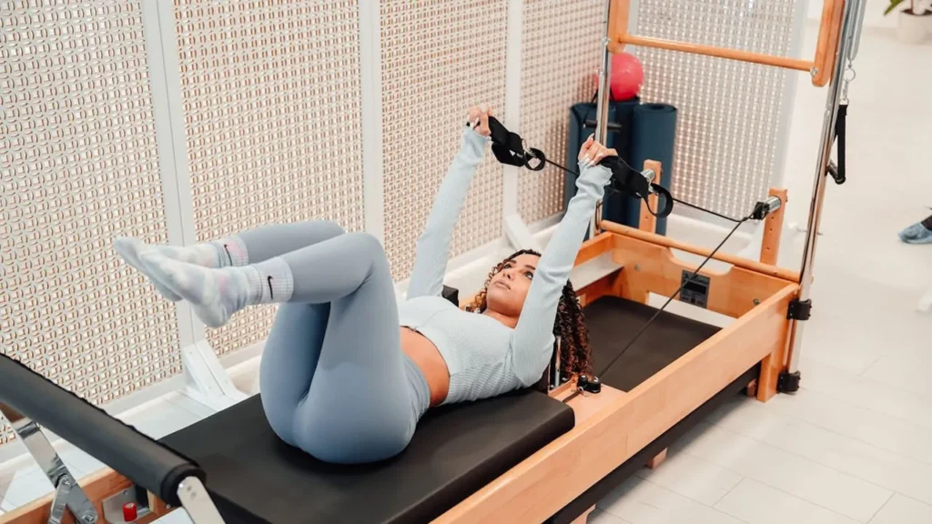 Pilates ou Yoga: qual a melhor prática complementar para bailarinos